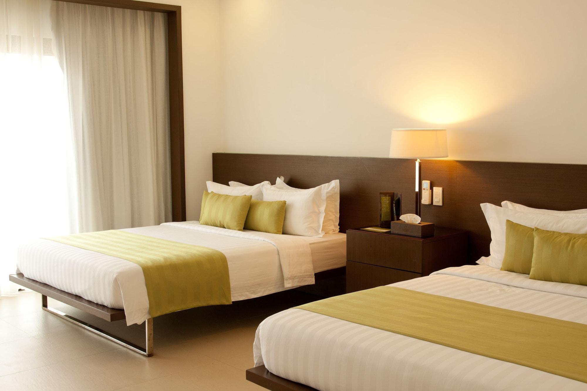 Ciriaco Hotel And Resort Calbayog Buitenkant foto